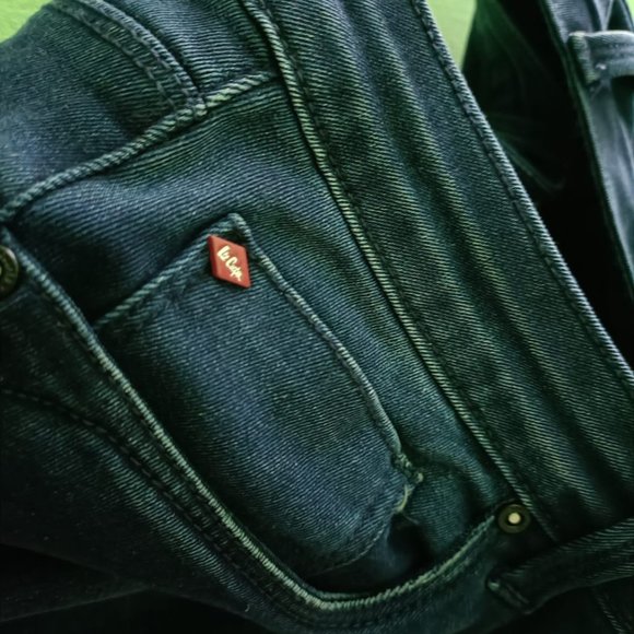 Max, Avaasa, Pantaloons, Levis, Lee - Picture 14 of 16